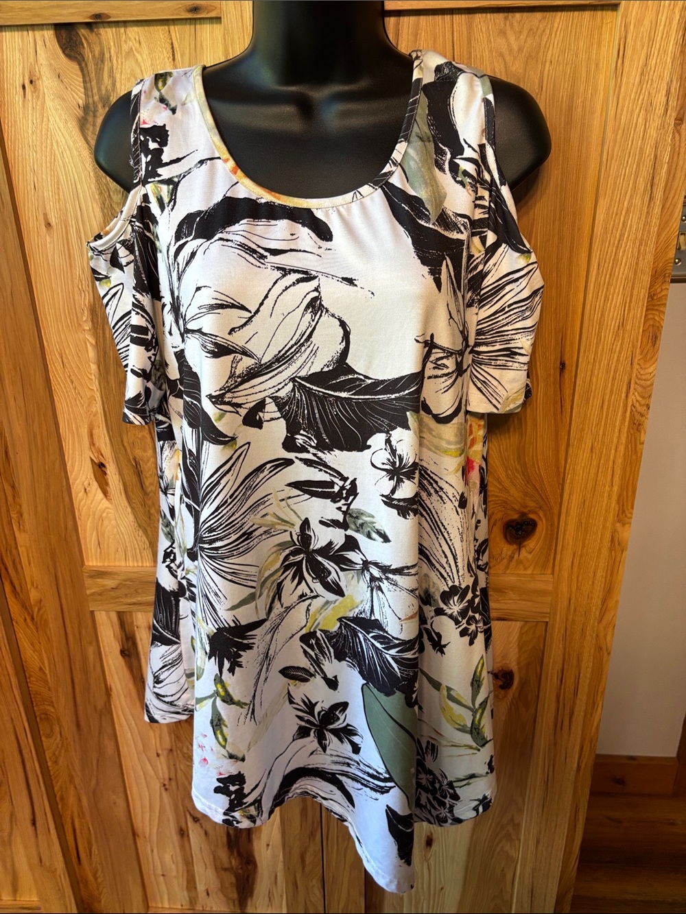 Cold-Shoulder Floral Print Tunic Top - Black & White